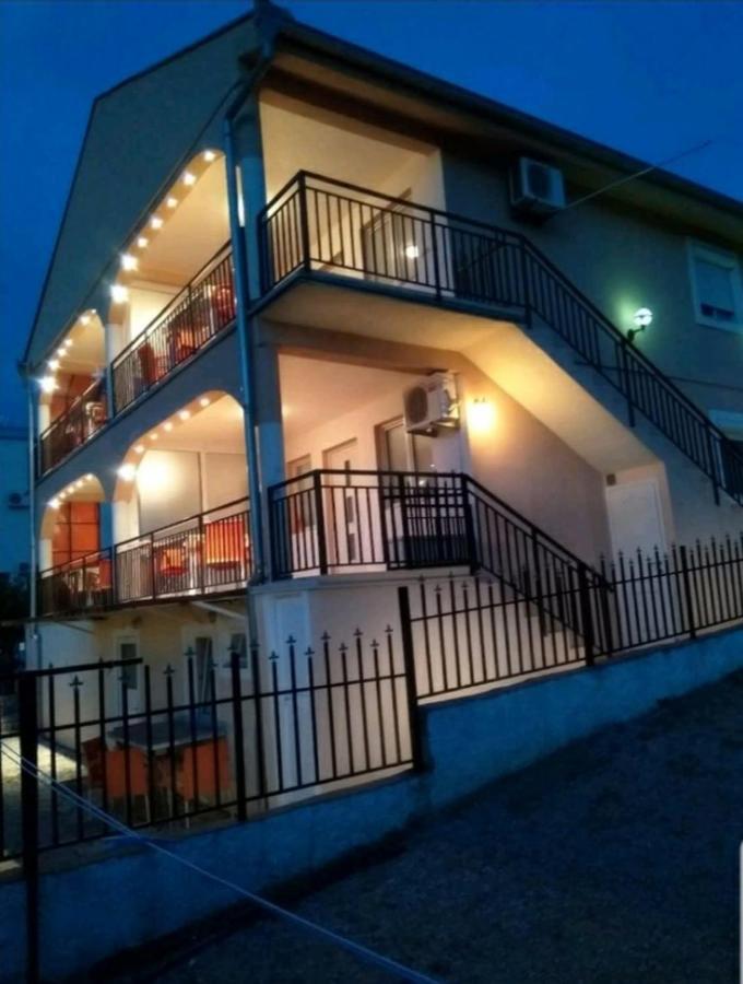 Apartmani Ljubica Utjeha Luaran gambar