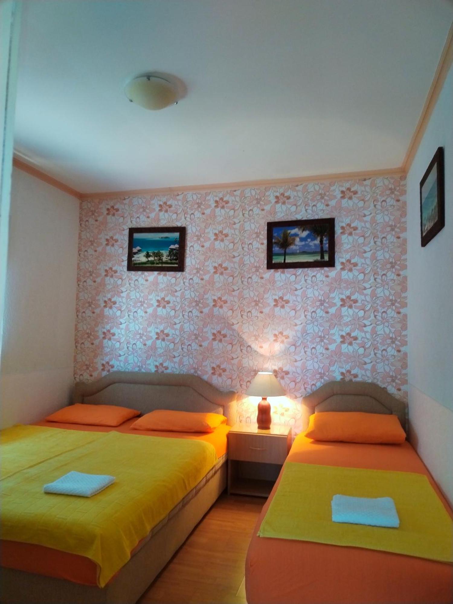 Apartmani Ljubica Utjeha Luaran gambar